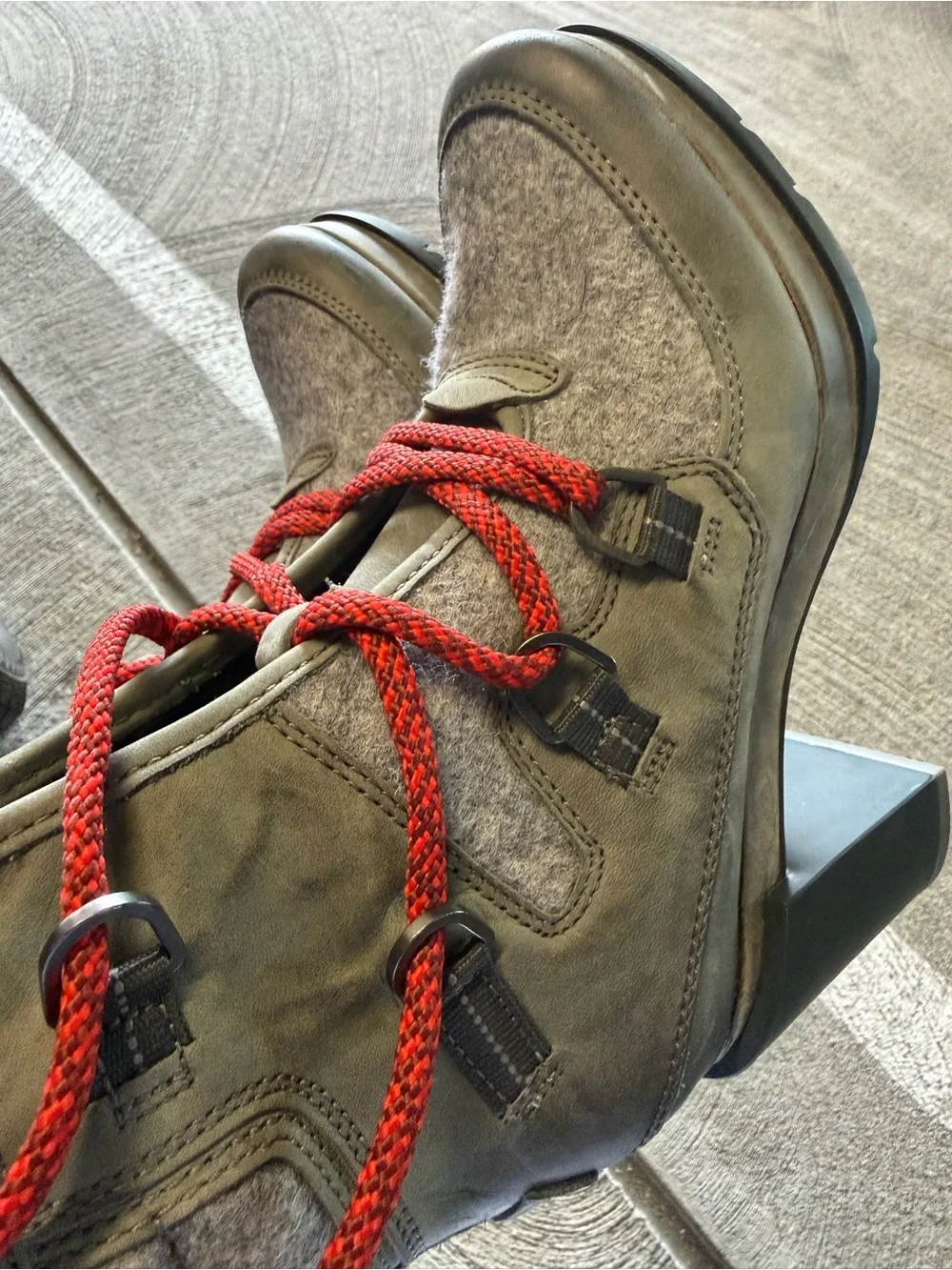 Sorel Women's Gray Winter Boots with Red Laces